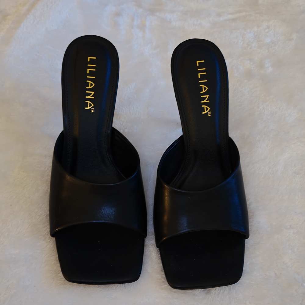 Liliana Black Women's Slide Sandals